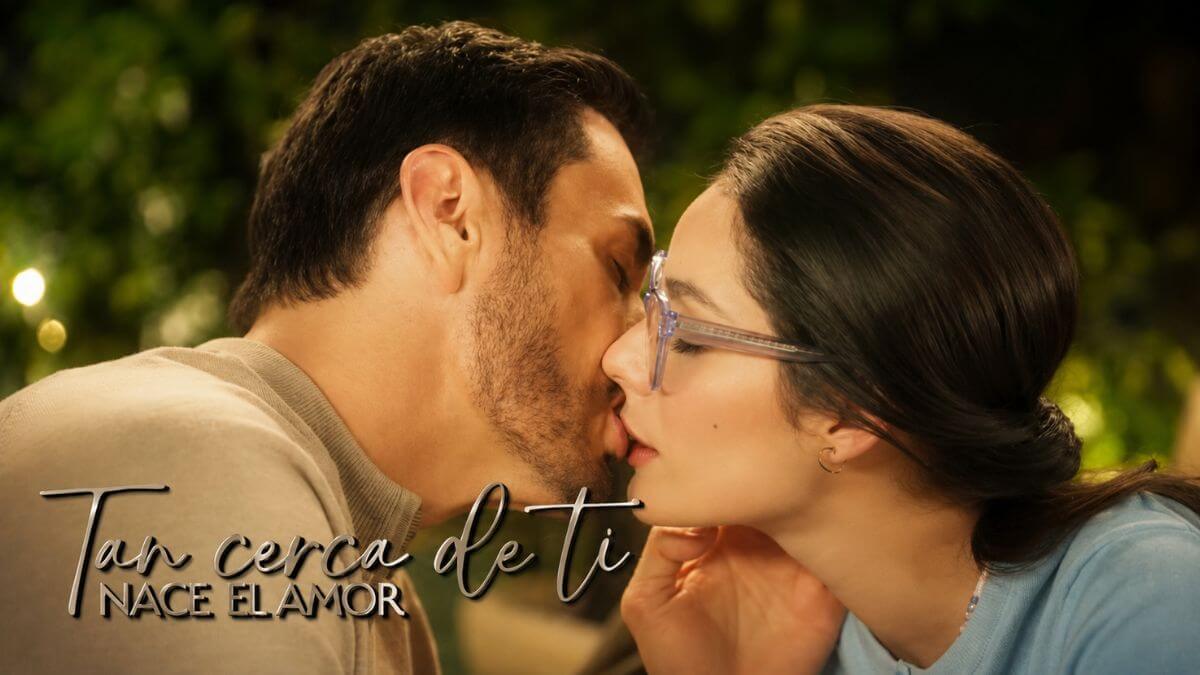 Tan cerca de ti, nace el amor
